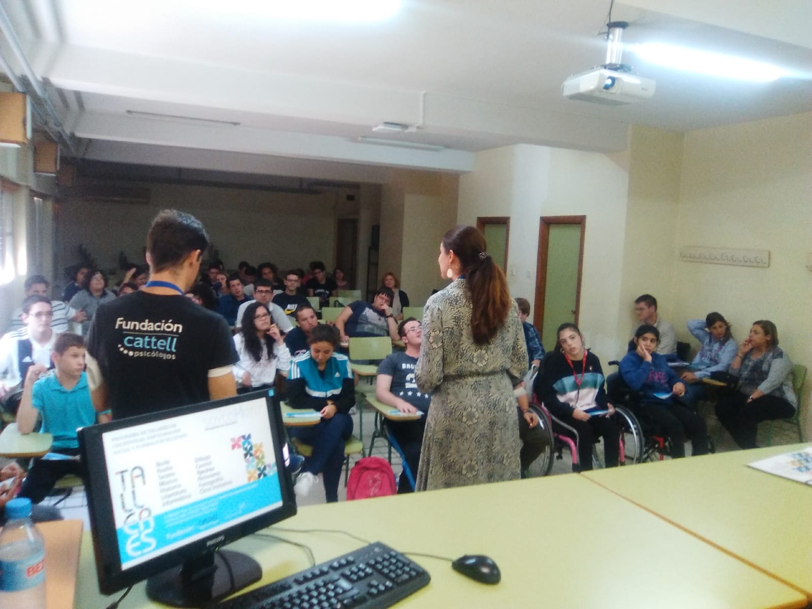 LOS VOLUNTARIOS CONTINÚAN CON LA CAMPAÑA DE SENSIBILIZACIÓN Y PROMOCIÓN DEL PROGRAMA DE TALLERES SOYCOMOTU®