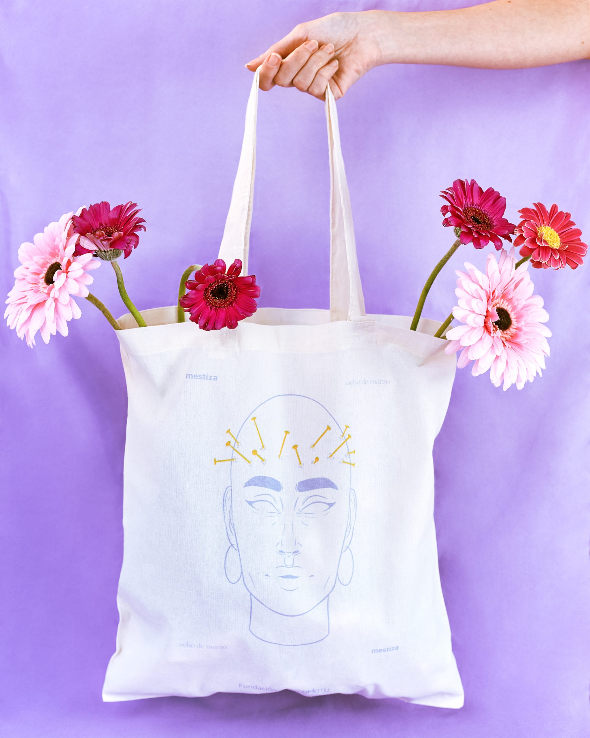 NUEVA TOTE BAG. EDICIÓN LIMITADA POR EL DÍA DE LA MUJER